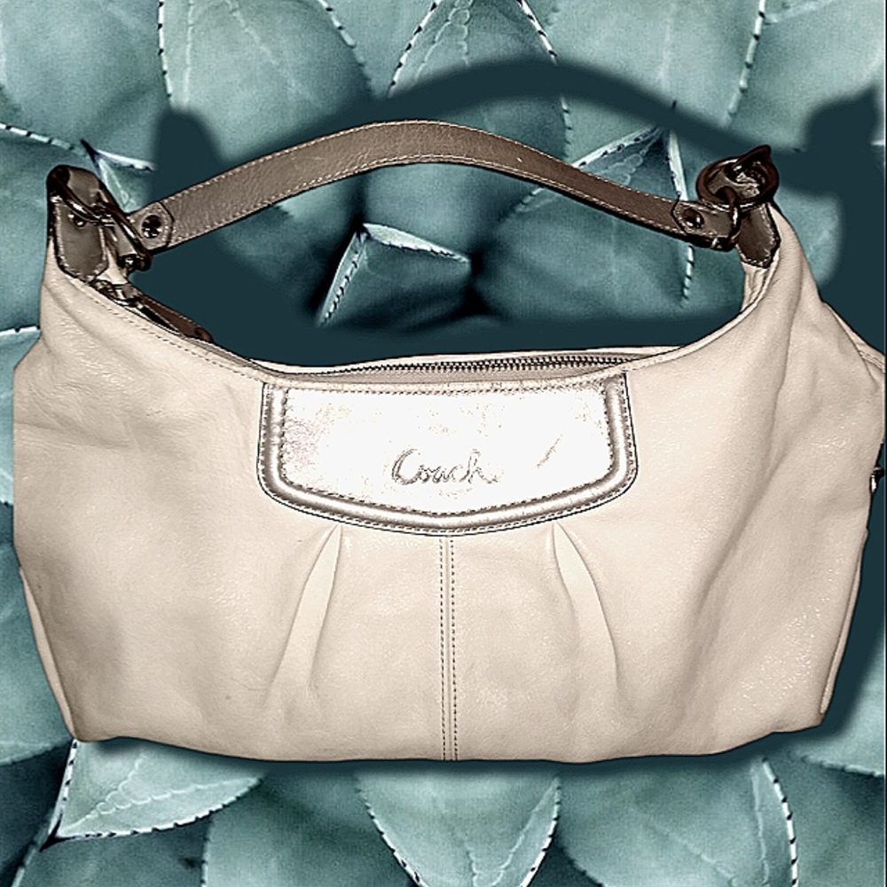 Coach Leather Silver & Wht Shoulder Hobo Bag w Silver Hardware & Lt Pk Interior